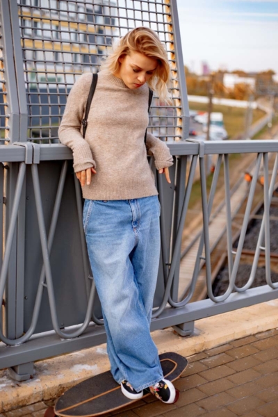 Wide-Leg Women’s Jeans, Relaxed Fit, Low-Rise